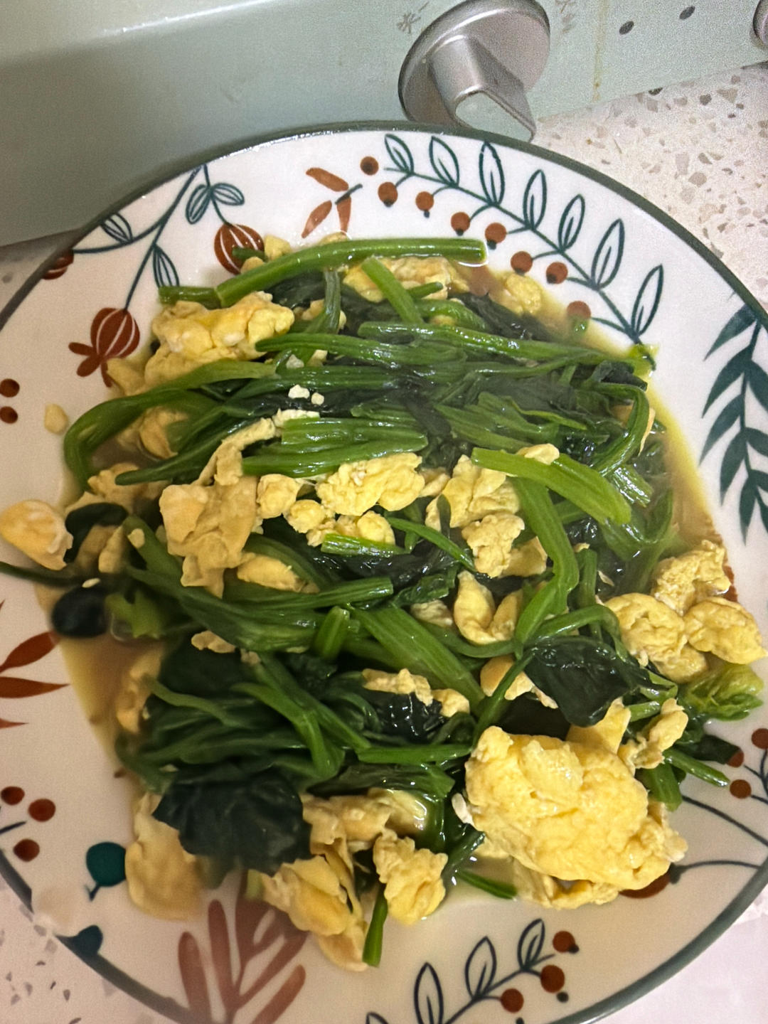 可缓解用眼疲劳的鸡蛋炒菠菜来啦