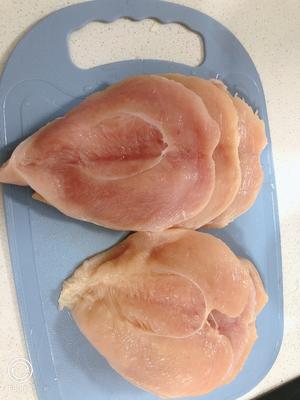 鸡胸肉腌制方法（低脂减肥）的做法 步骤2