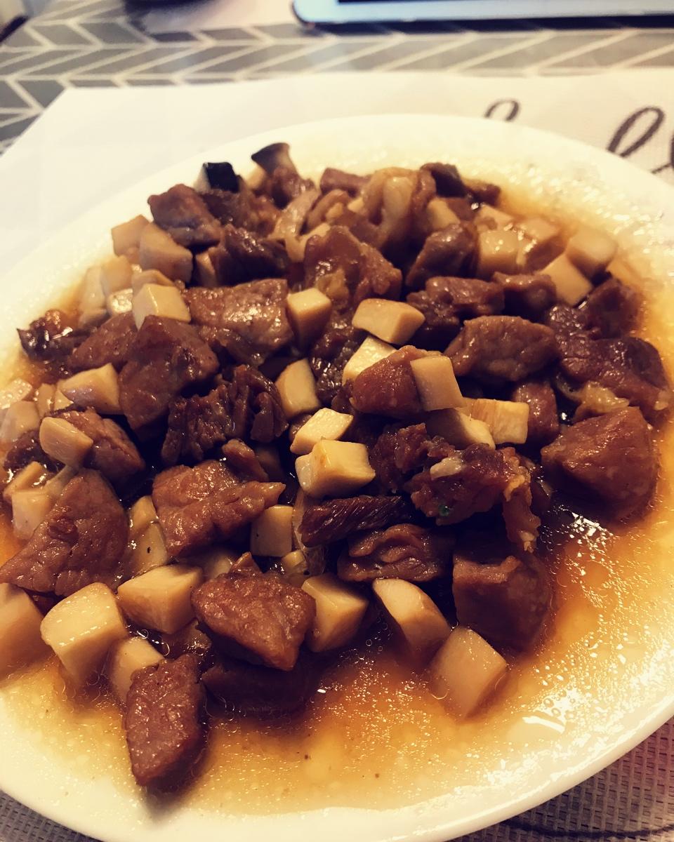 超好吃的杏鲍菇黑椒牛肉