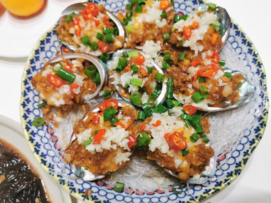 蒜蓉粉丝蒸鲍鱼