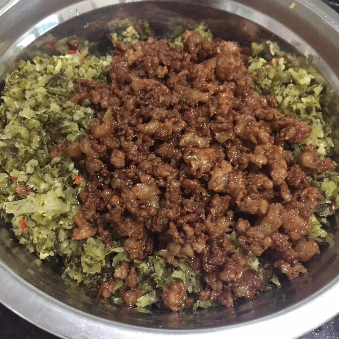 东北酸菜猪肉馅饼