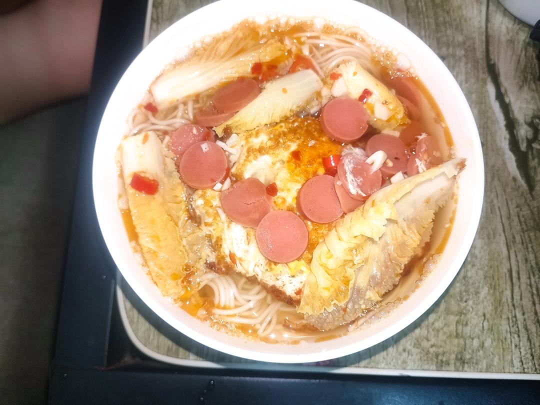 酸辣开胃❗️好吃到连汤汁不剩～酸汤面