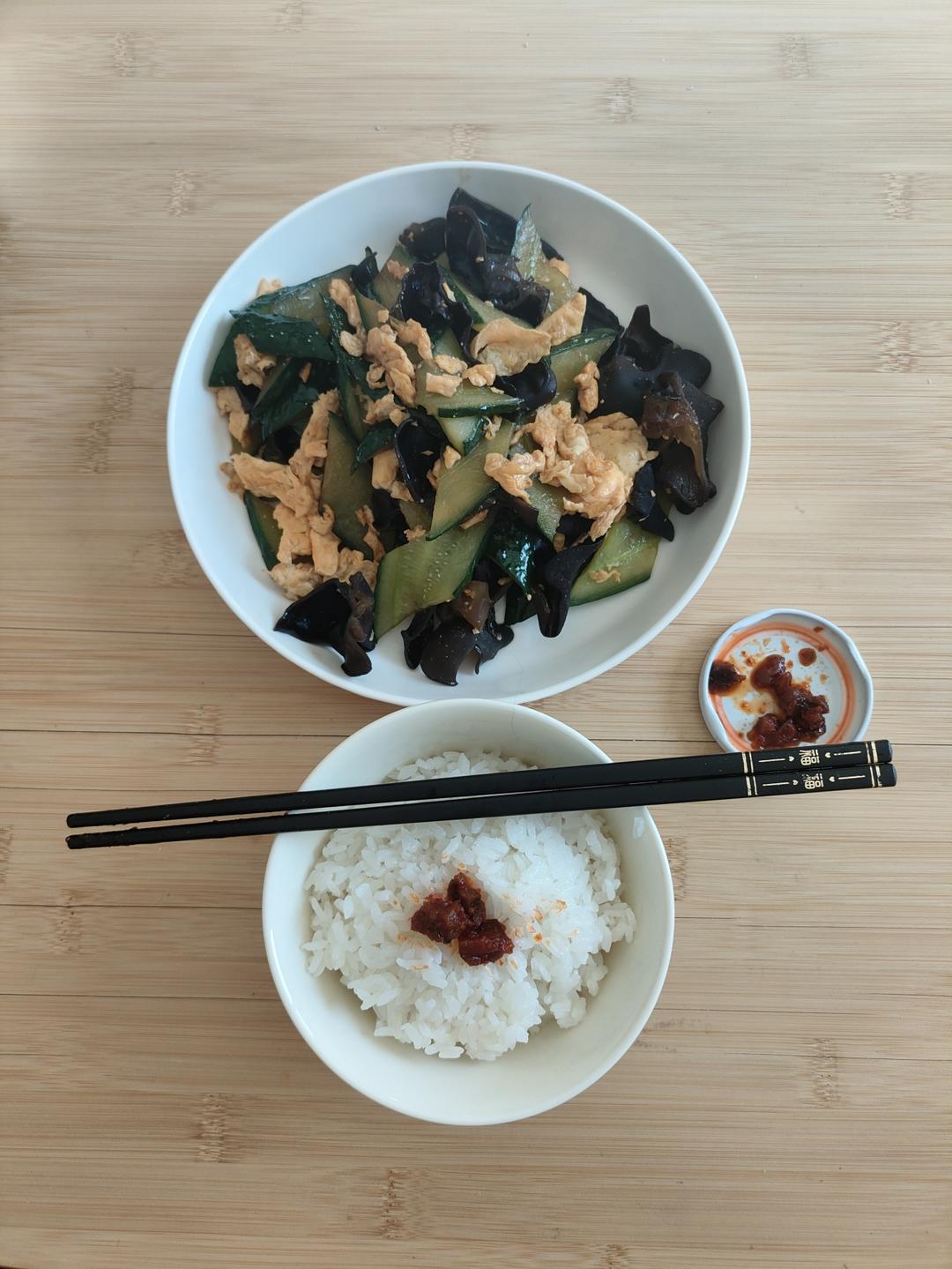 青瓜木耳炒鸡蛋