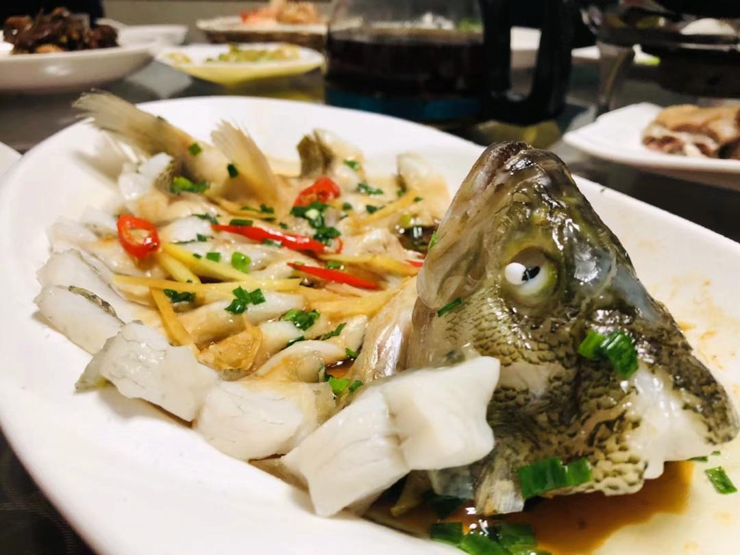孔雀开屏清蒸金昌鱼