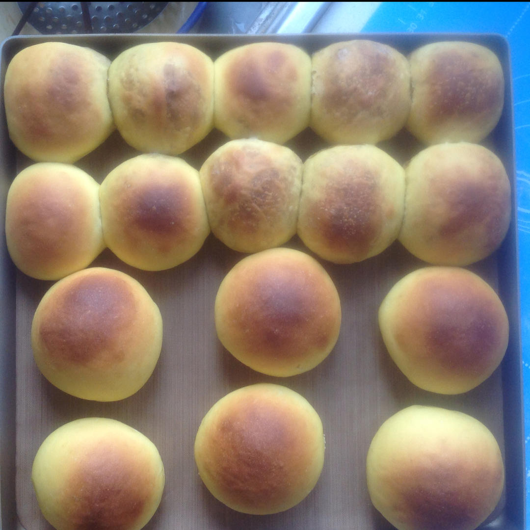 普通面粉做的柔软小餐包