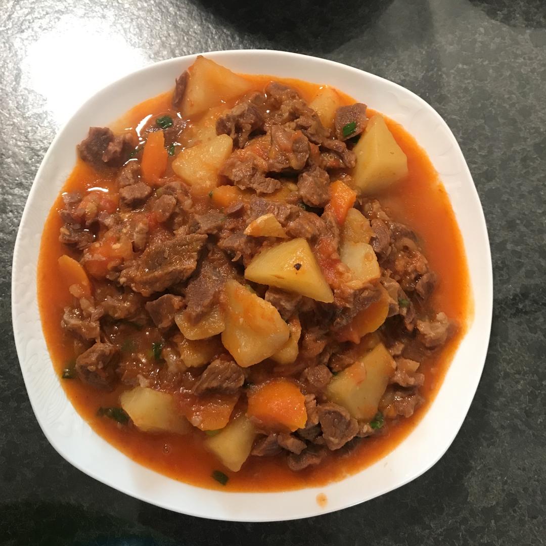 【番茄土豆炖牛腩】