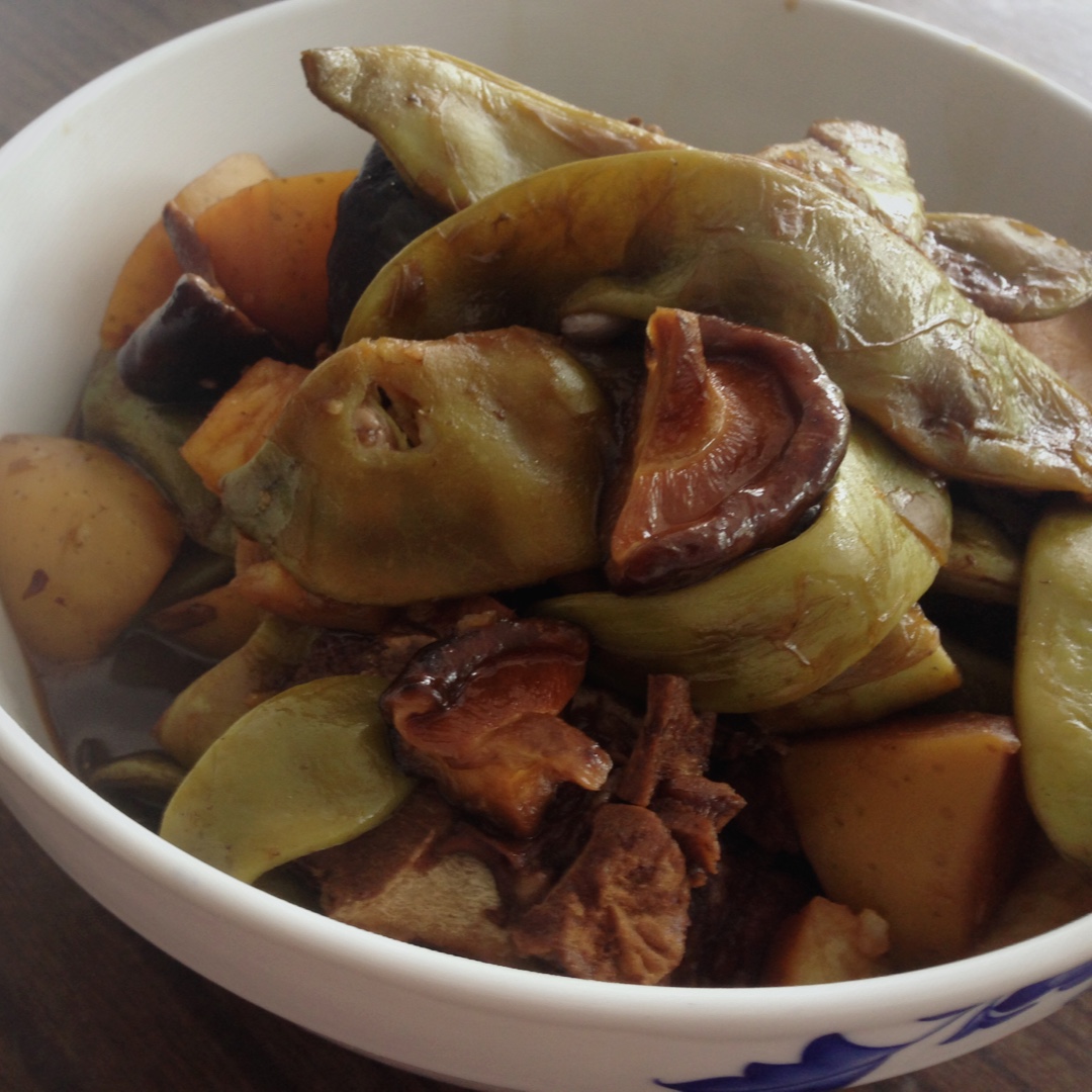红烧排骨炖豆角土豆