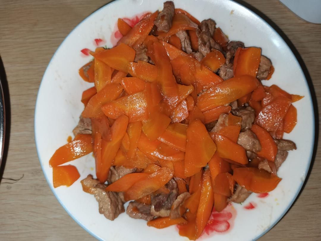 超下饭的胡萝卜炒肉