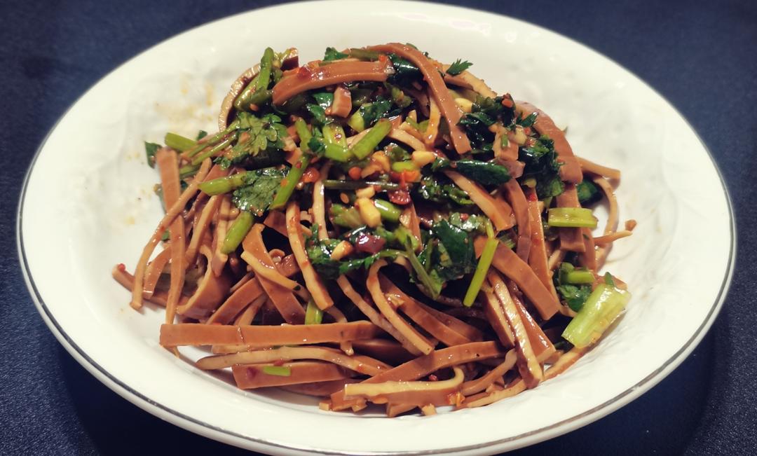 干拌香菜豆干/肉肉/蔬菜~万物可拌的做法