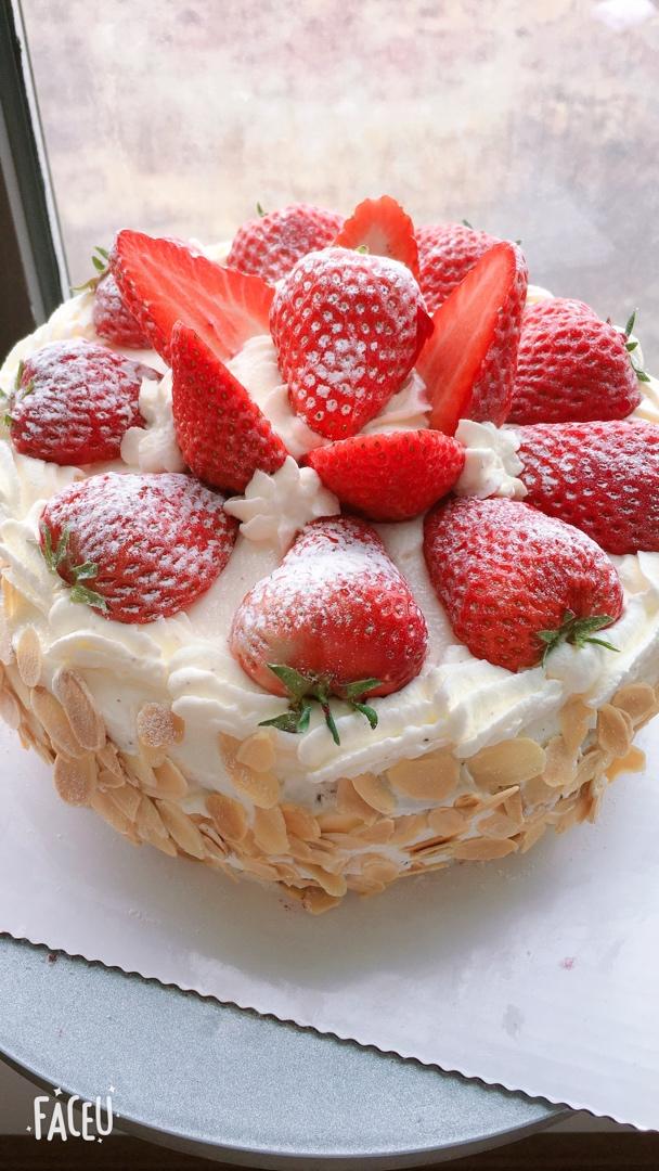 草莓戚风生日蛋糕