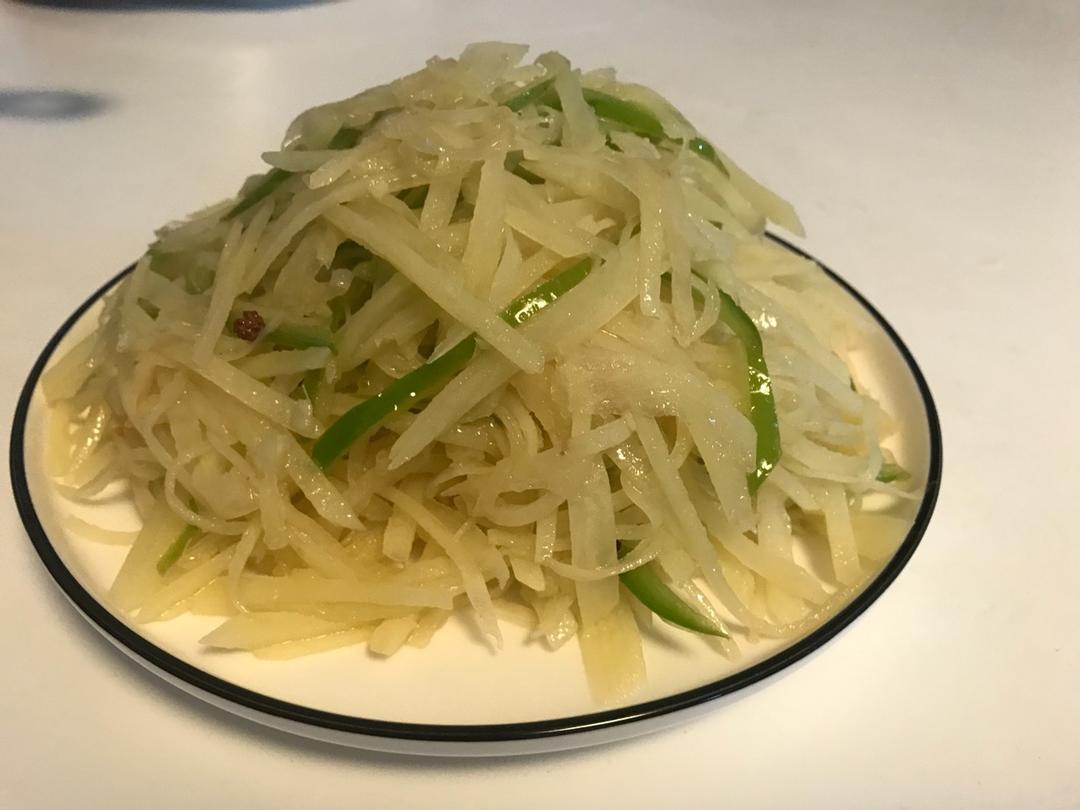厨师长教你：“炝炒土豆丝”的家常做法，口感爽脆