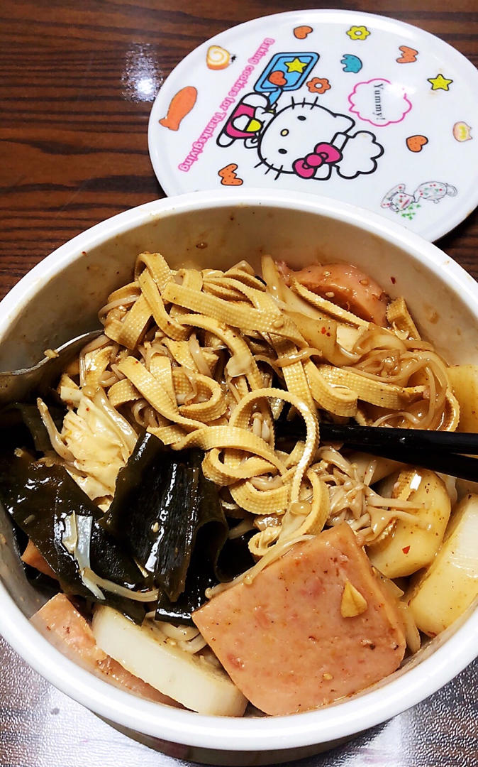 比麻辣烫好吃百倍！自制超过瘾巨解馋麻辣拌