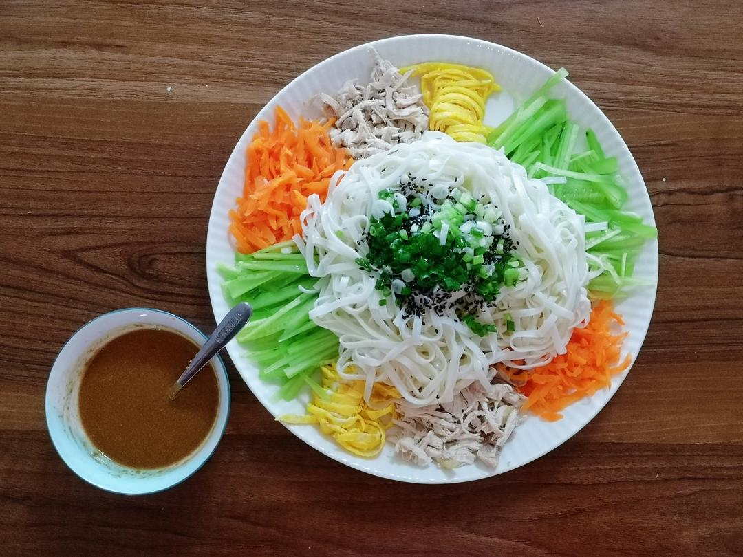 麻酱鸡丝凉面的做法