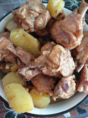 鸡肉炖土豆（东北家常菜）的做法 步骤1