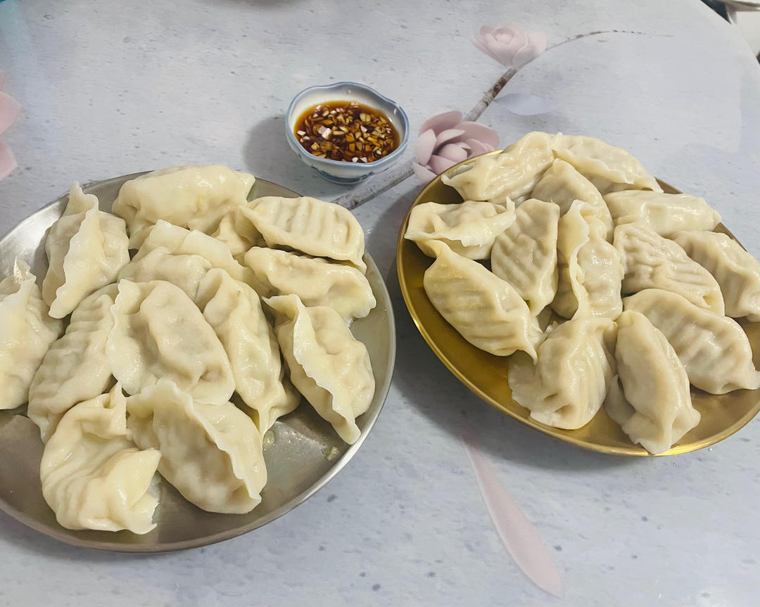 东北经典白菜猪肉馅水饺     & 大连特色白菜猪肉扇贝丁水饺