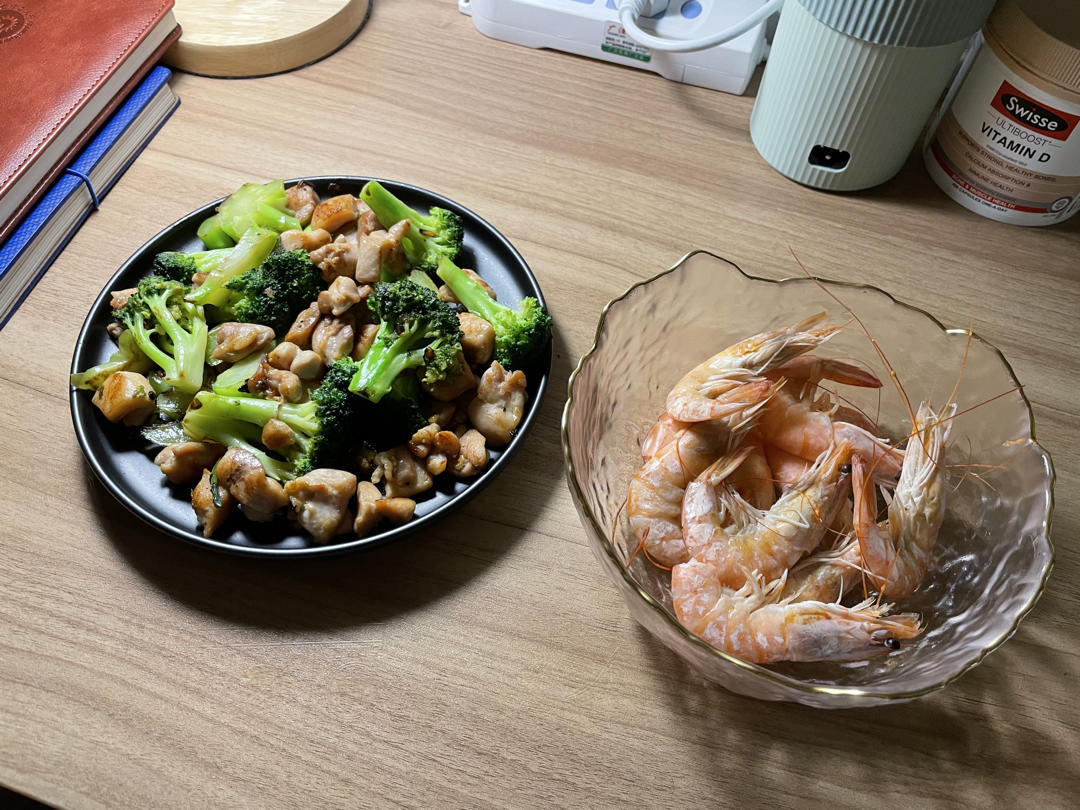 鸡胸肉炒西兰花
