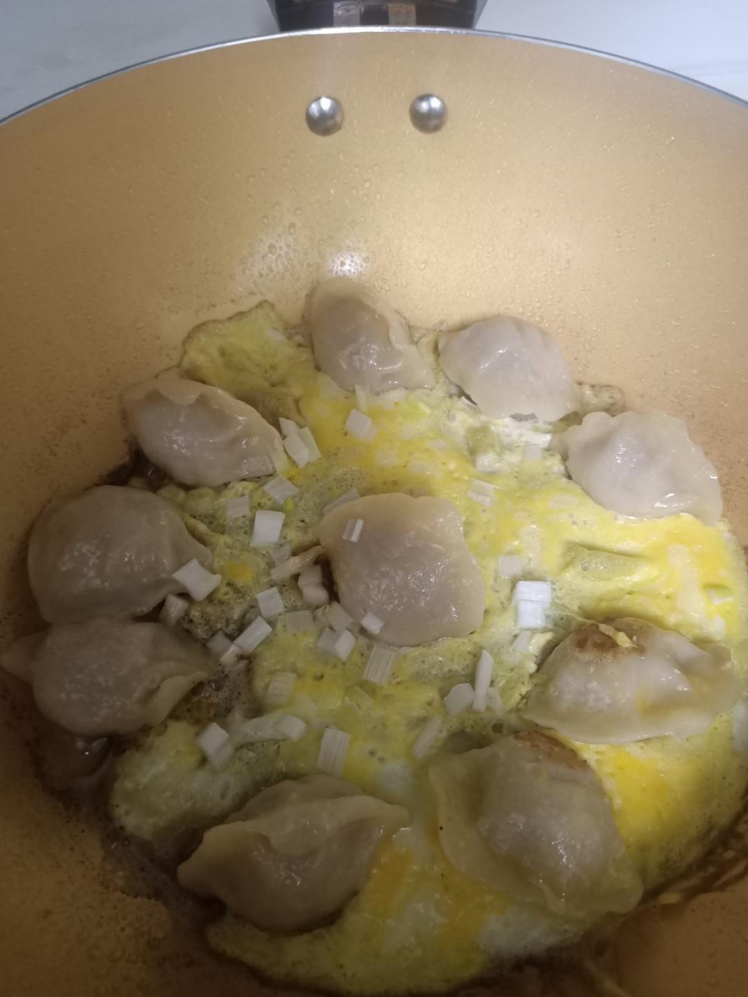 十分钟快手菜抱蛋煎饺（速冻饺子）