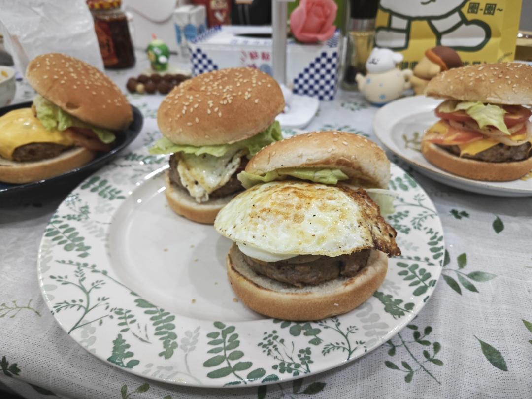 牛肉饼汉堡