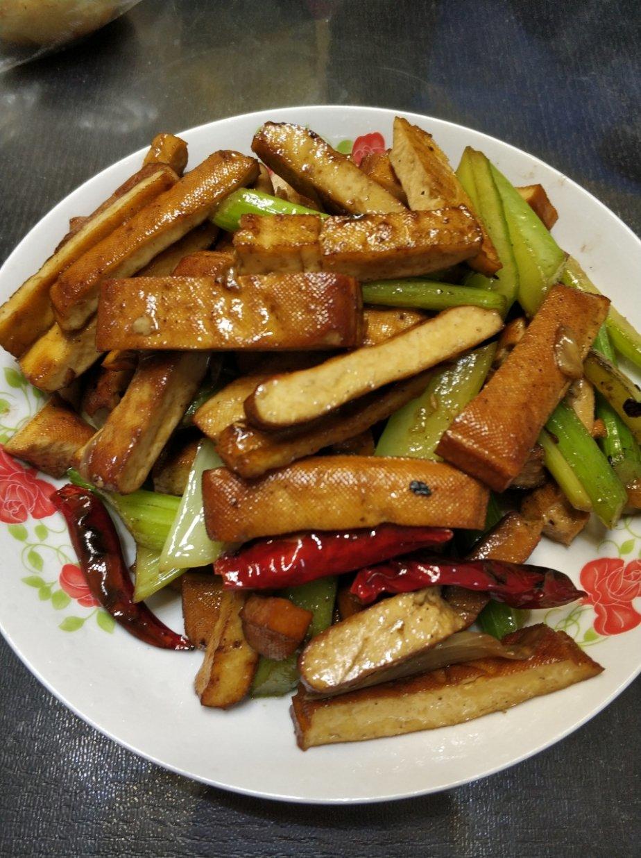 芹菜炒香干