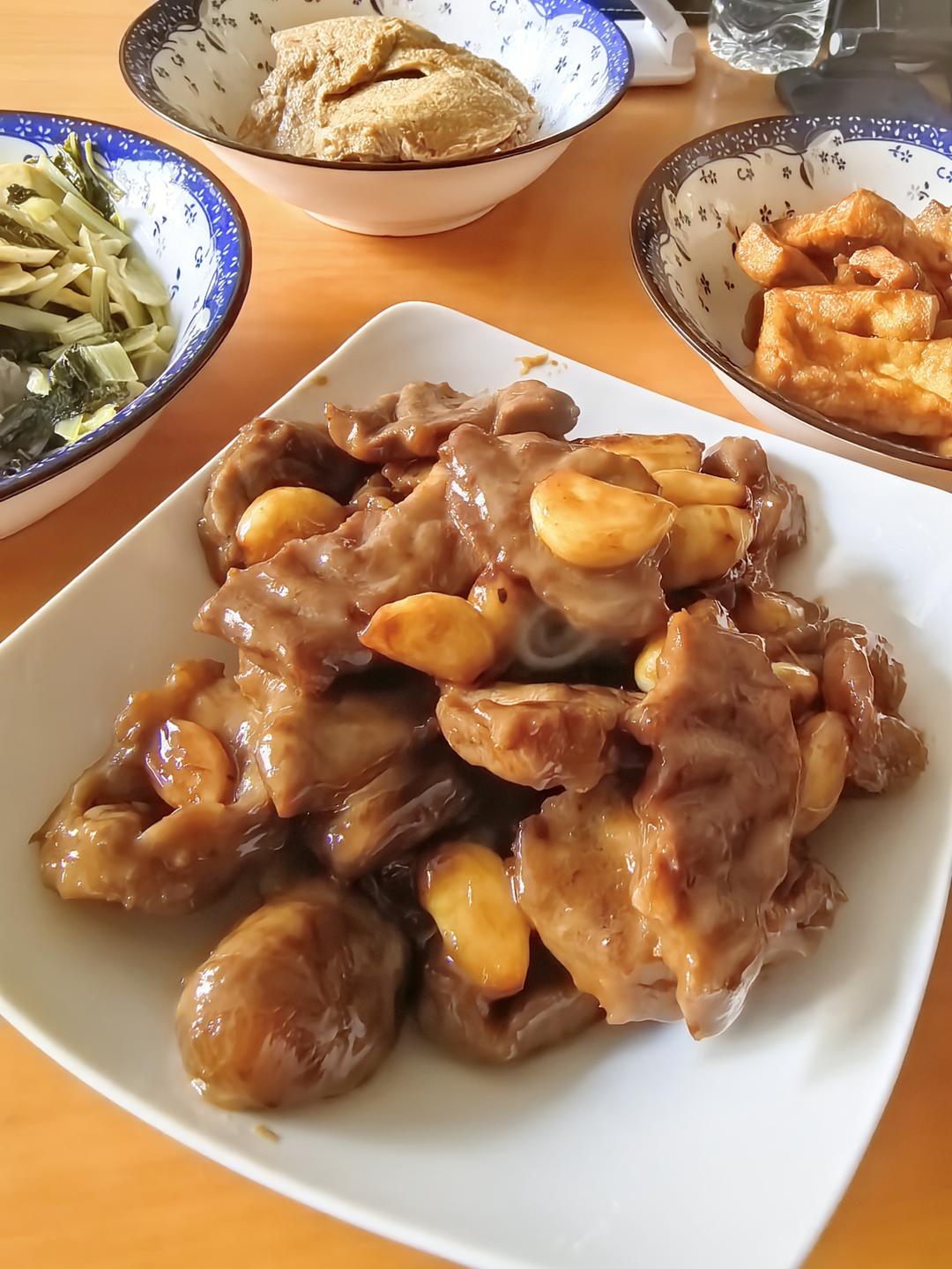 好吃到舔盘的蒜香黑椒牛肉粒