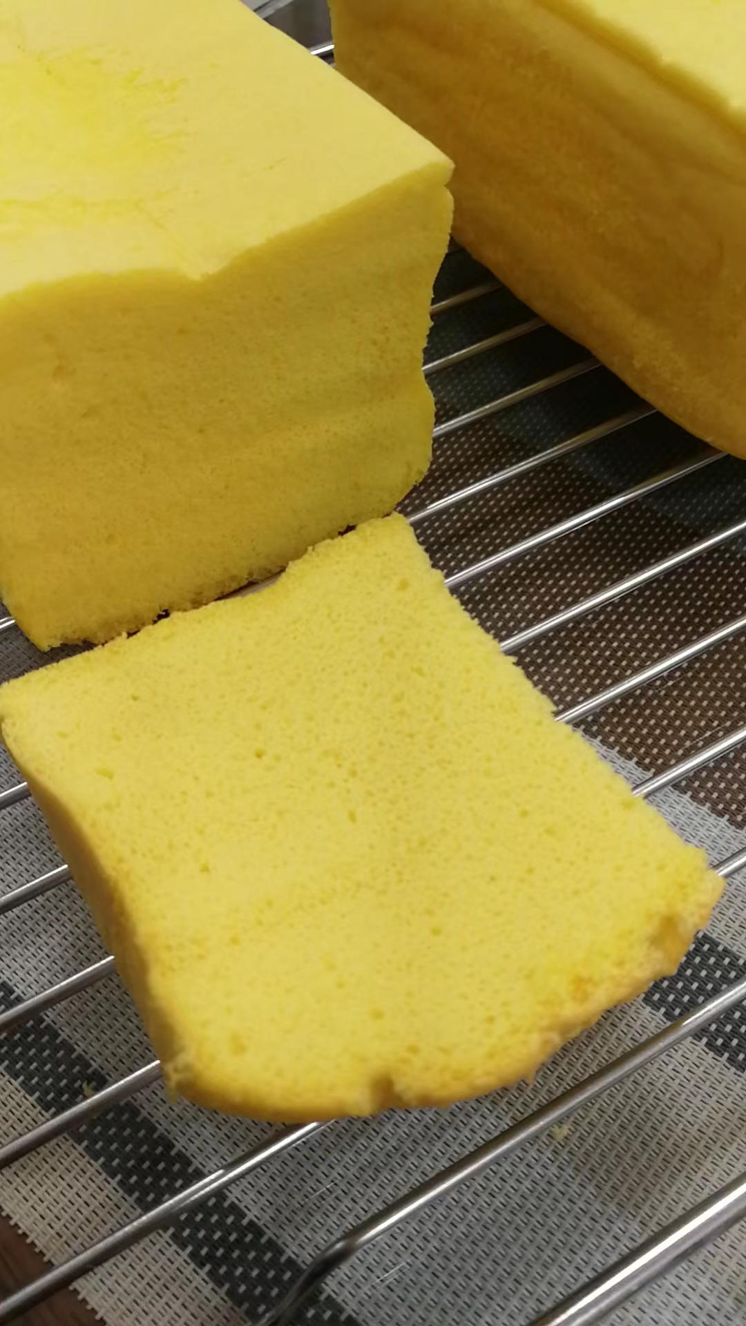 堪比柯基屁股
爆浆芝士🧀古早蛋糕