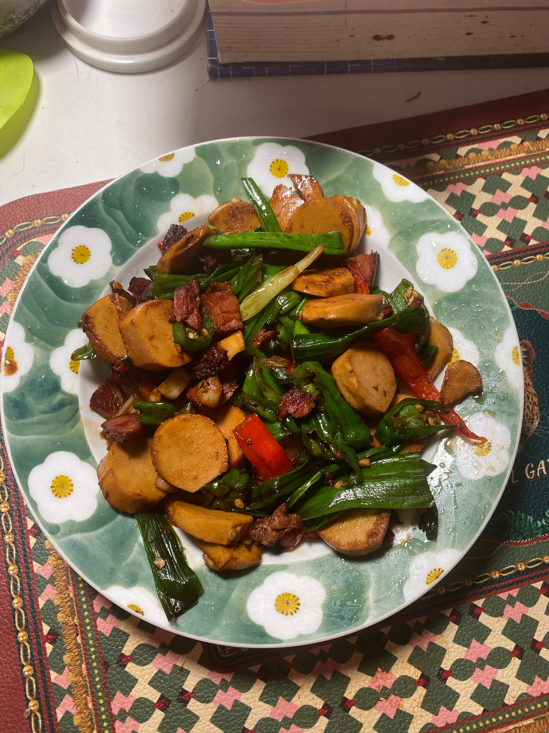 下酒又下饭-大蒜炒豆干腊肉