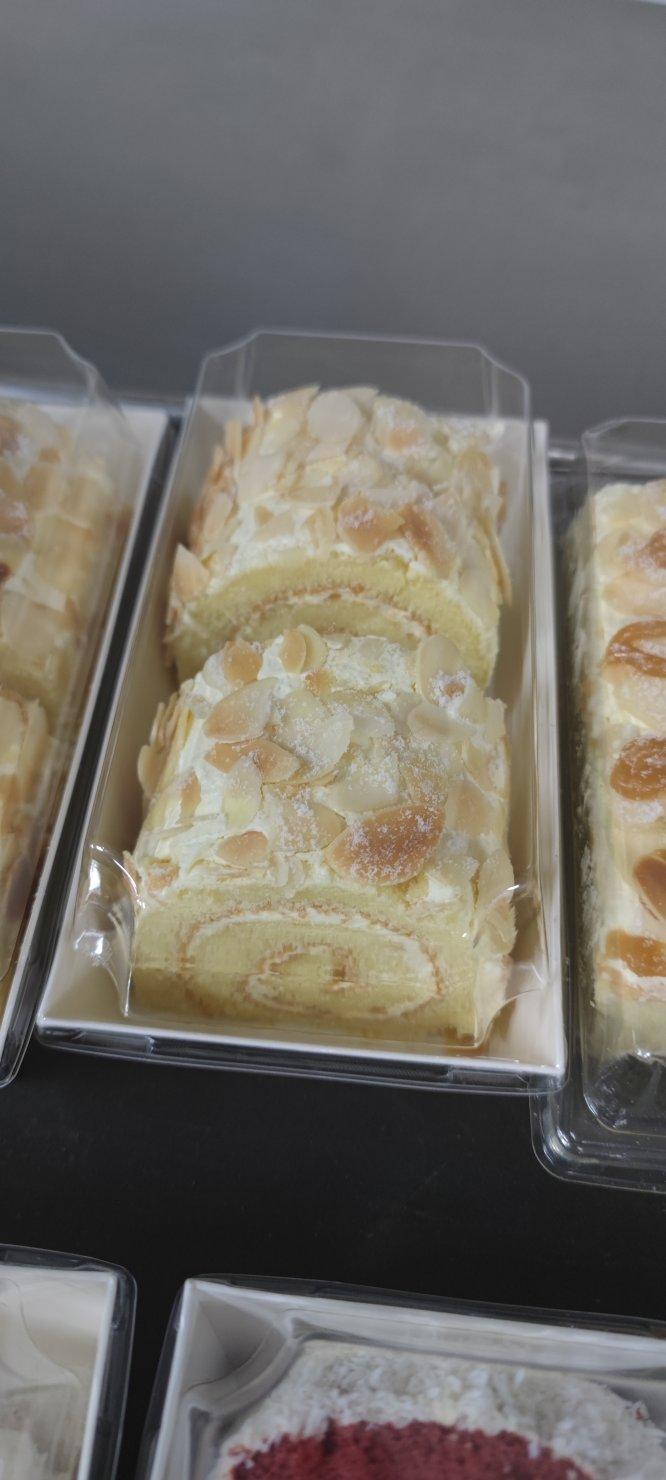 老式咸奶油杏仁蛋糕卷