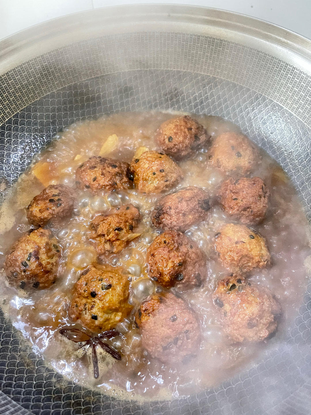 简单的红烧狮子头～拌饭太香了