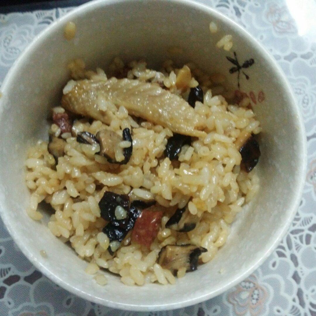 电饭锅版香菇腊肠饭
