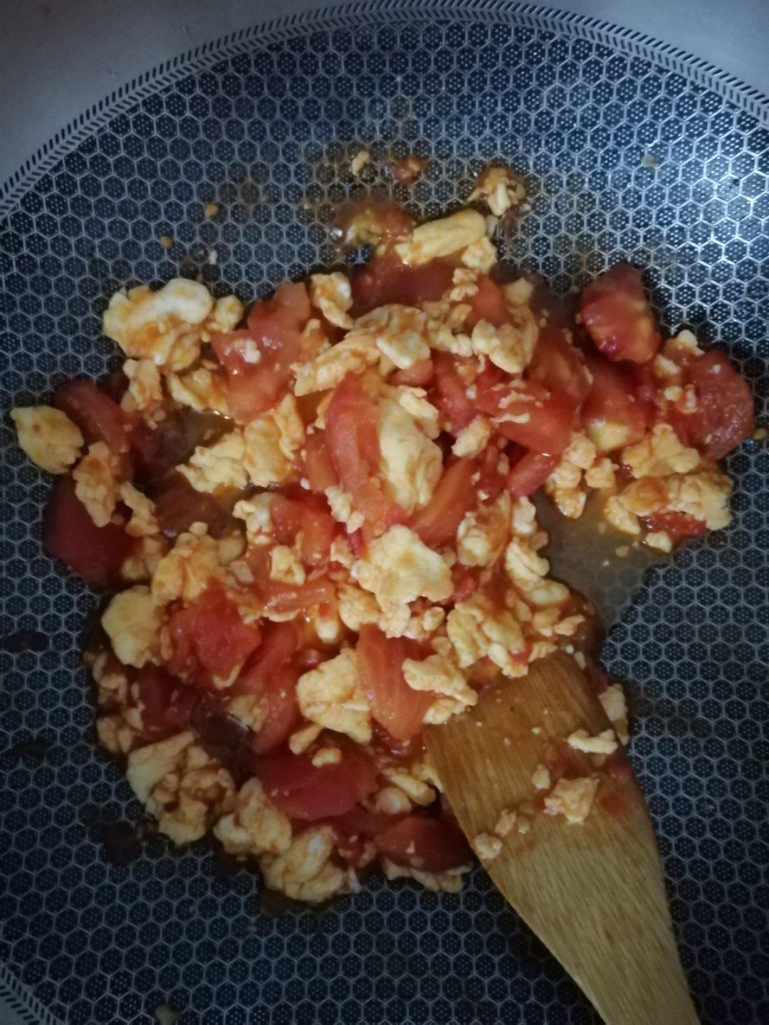 西红柿炒鸡蛋时，多加这一步，鸡蛋香嫩又入味