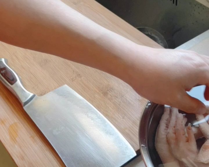 烧烤味鸡爪的做法 步骤1