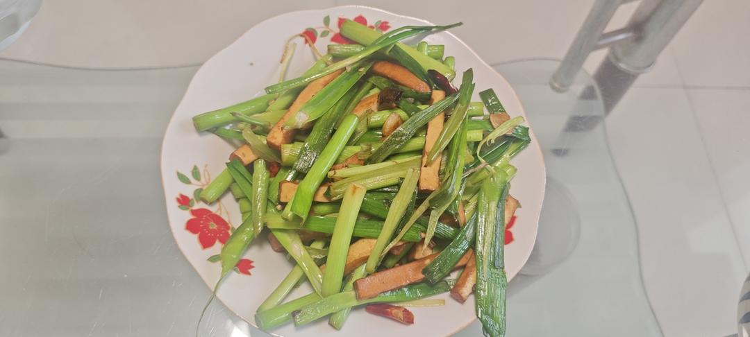 四川人的家常菜-韭菜炒豆干
