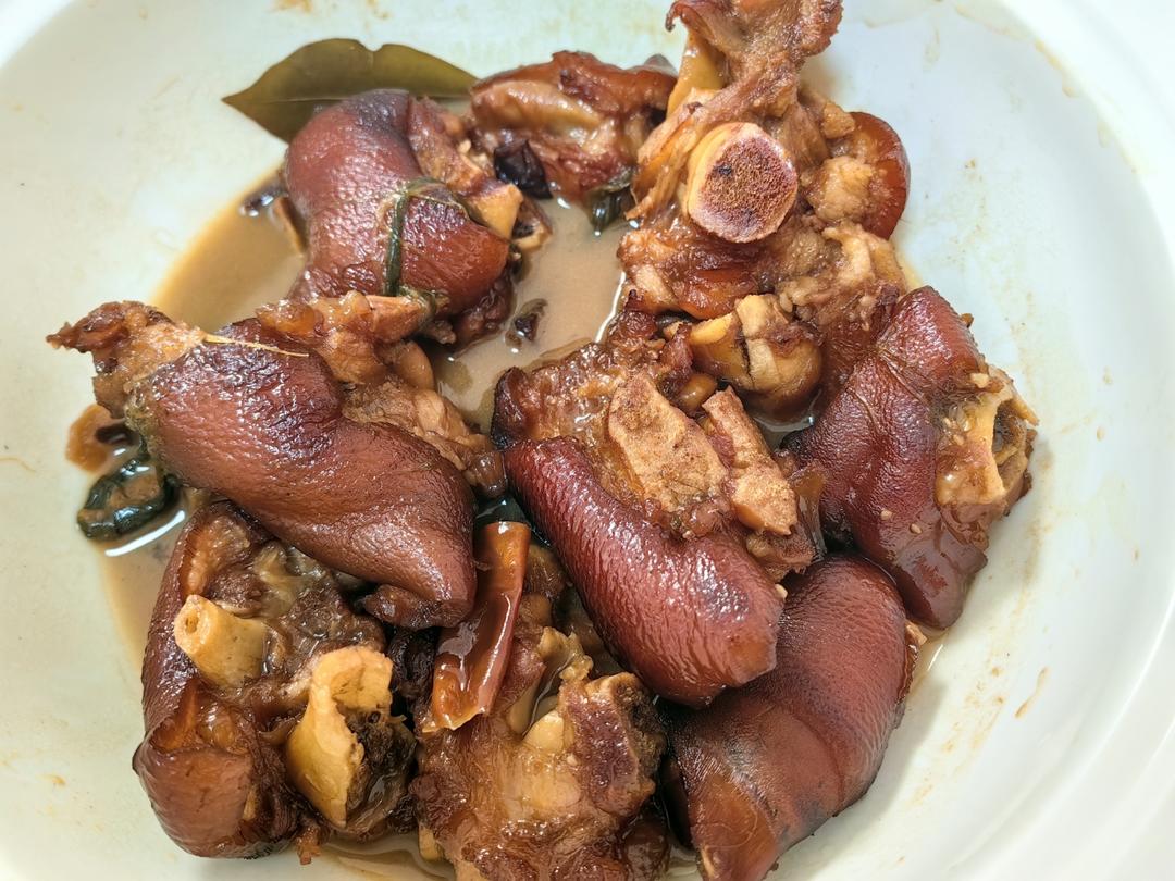 极简版酱焖猪蹄30分钟