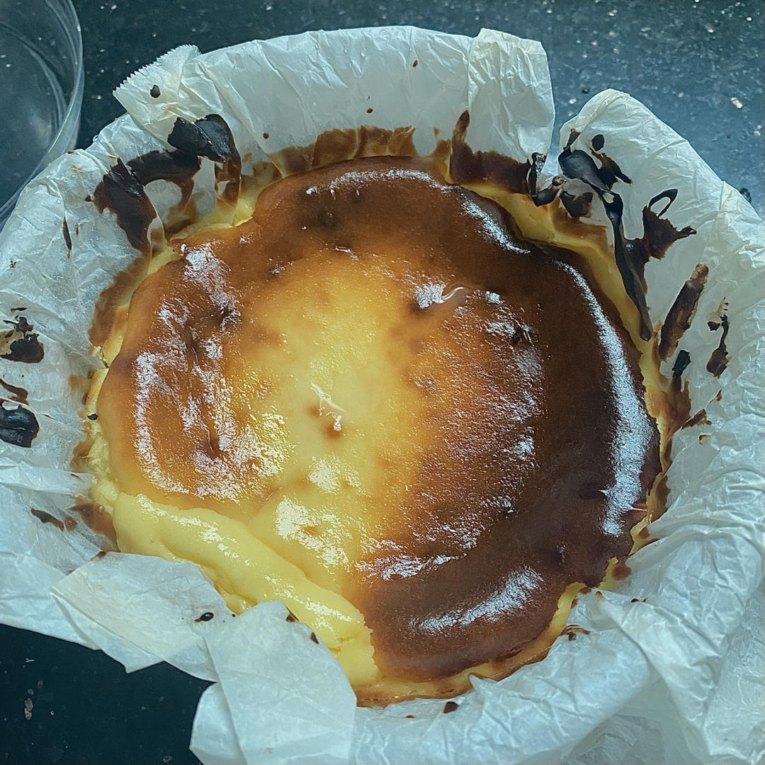 快手的网红basque cheesecake巴斯克焦芝士蛋糕