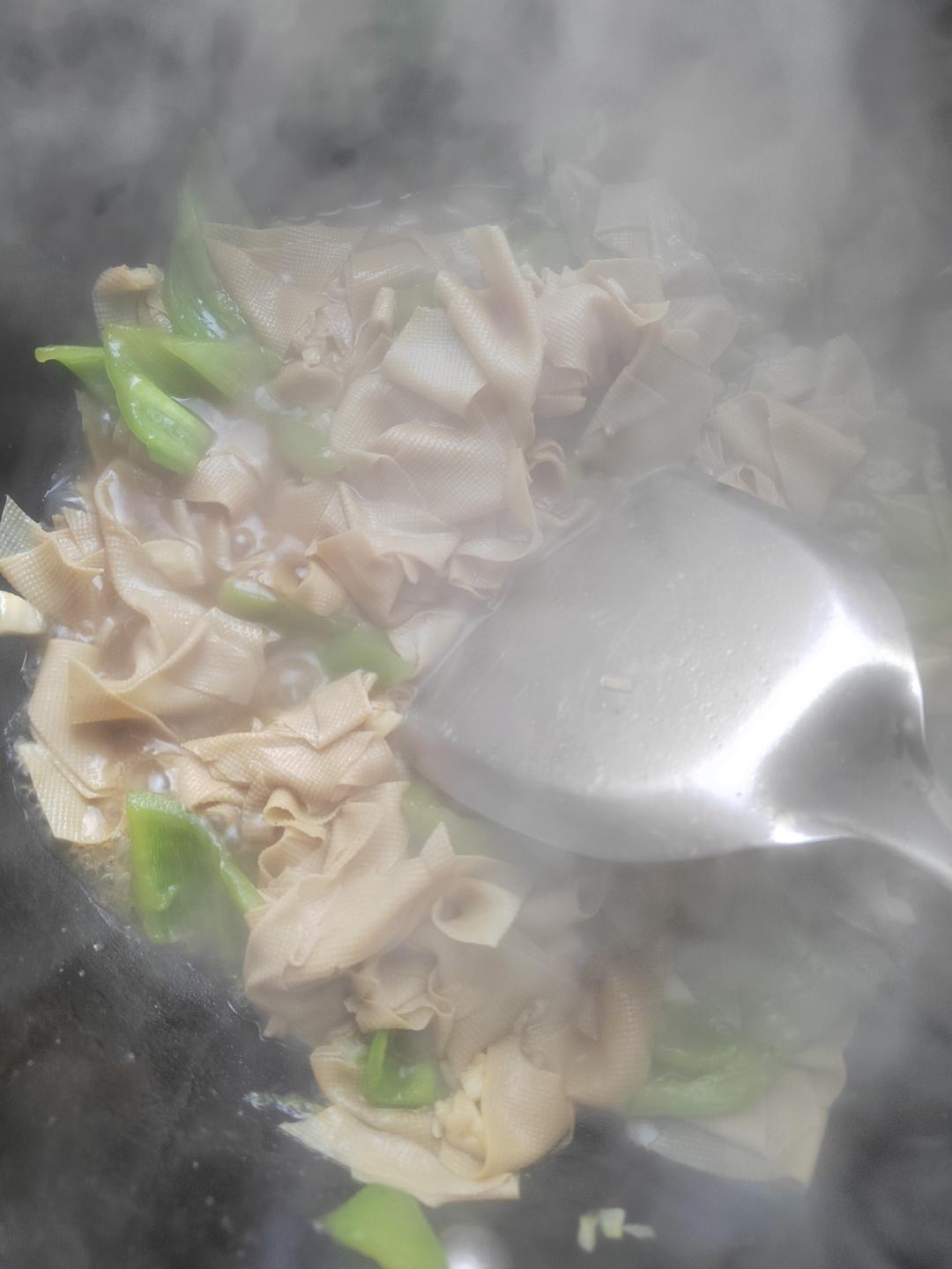 不用厨艺的尖椒干豆腐