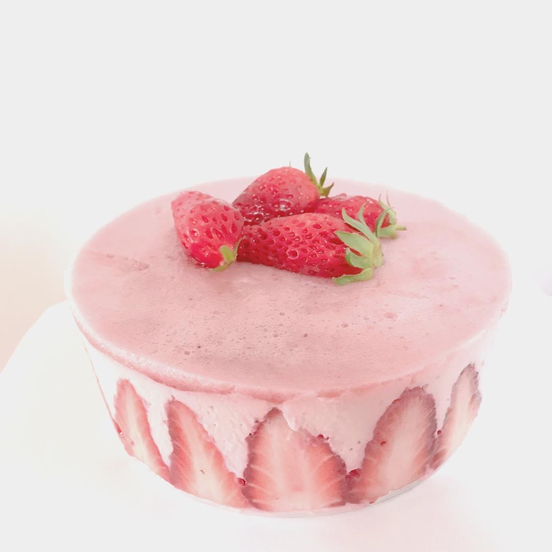 法式草莓慕斯蛋糕