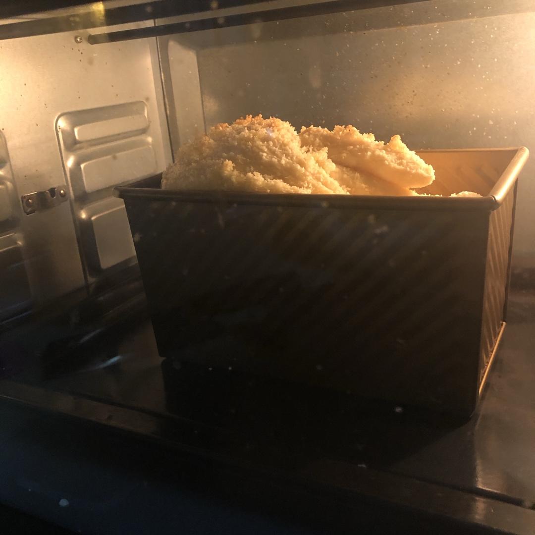 椰蓉吐司面包 Coconut Loaf