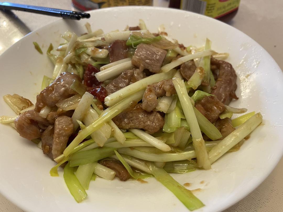 川菜俏荤的代表—韭黄肉丝