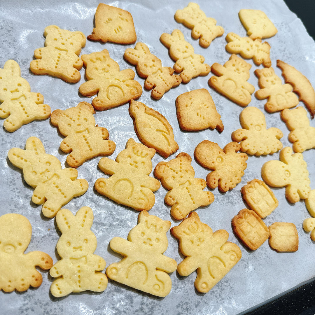 小朋友们超爱的卡通小饼干