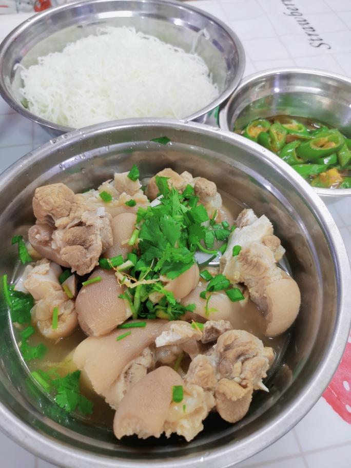 超详细教程，在家都可以自制美味的猪脚米丝