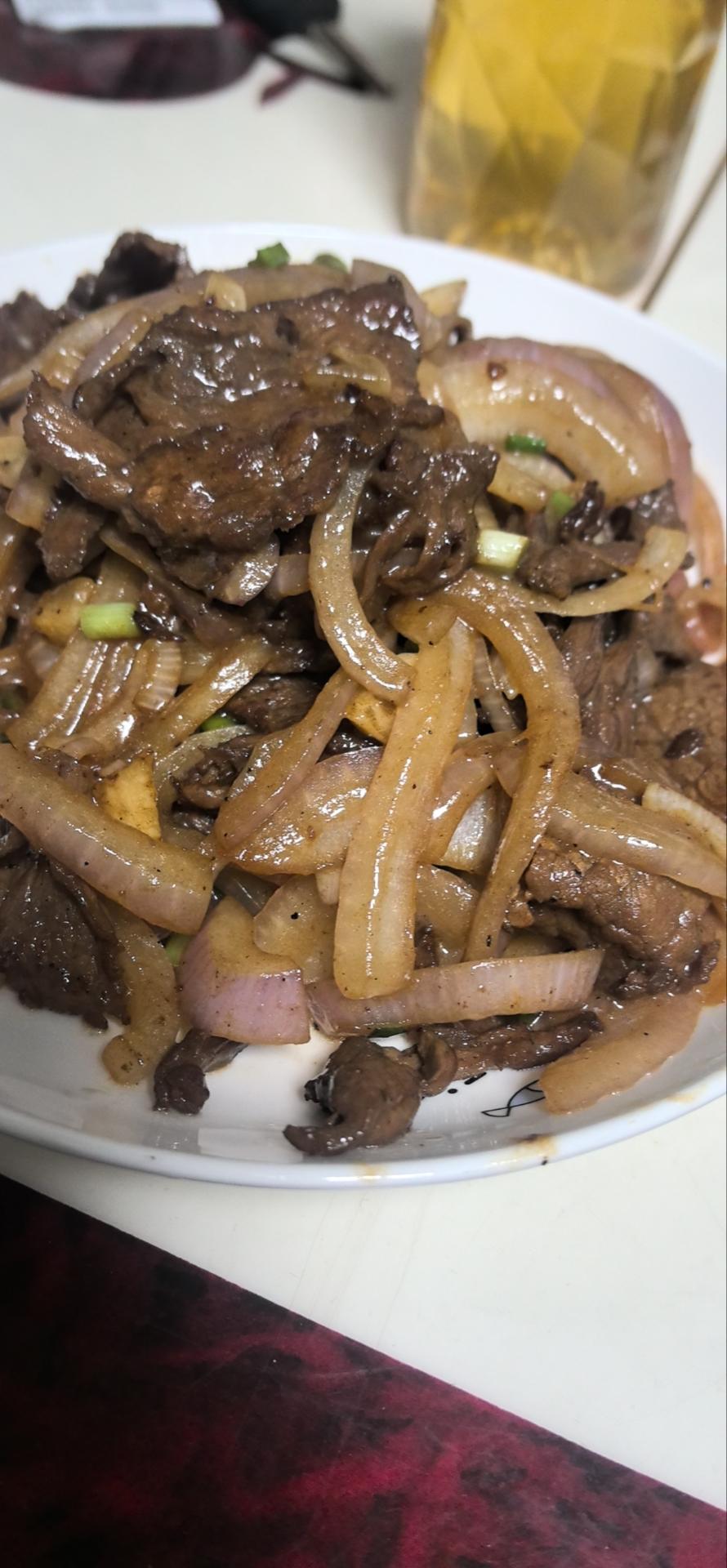 洋葱爆孜然牛肉