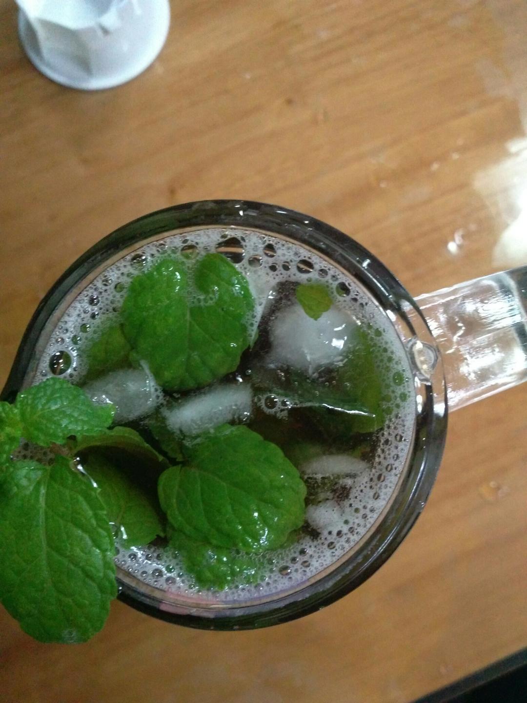 镇镇段做的薄荷冰红茶