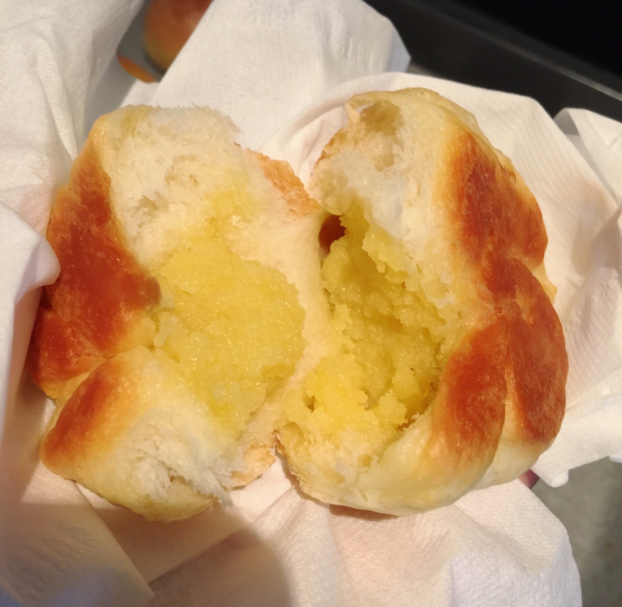 料足奶黄面包
