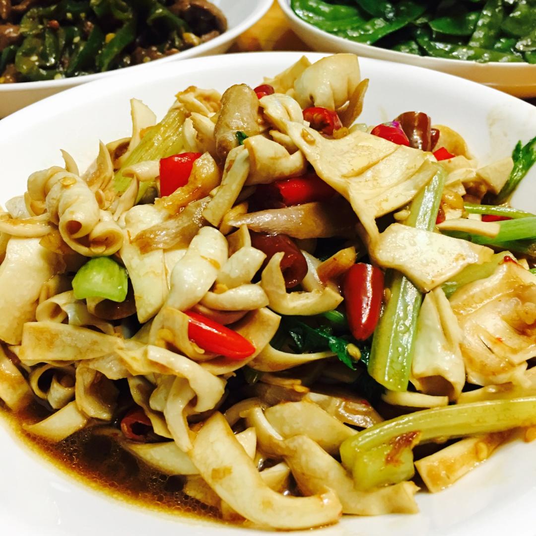 蓝眼泪做的泡椒爆炒黄喉