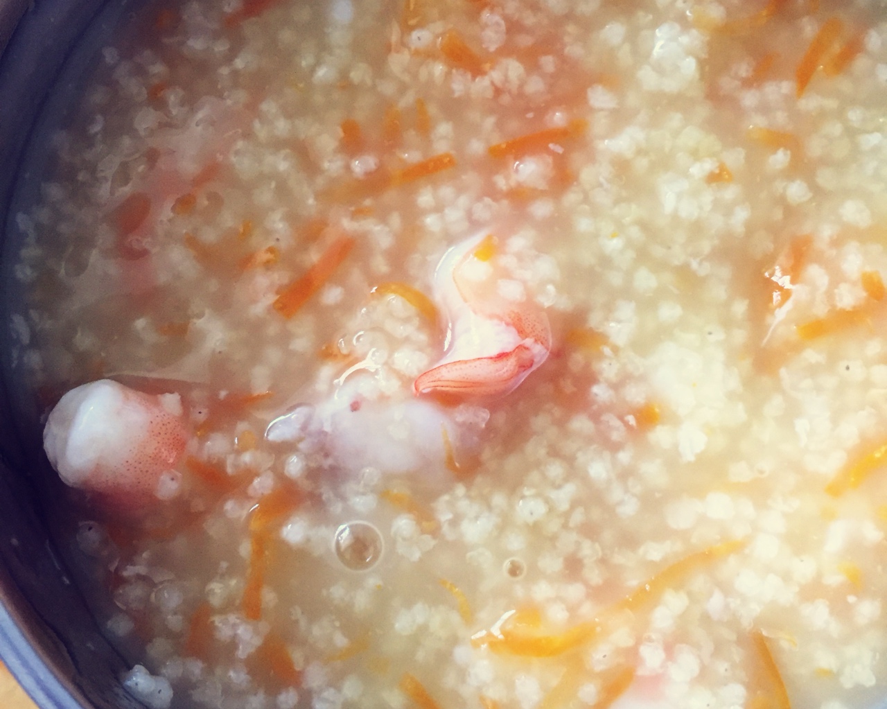 鲜虾胡萝卜小米粥的做法
