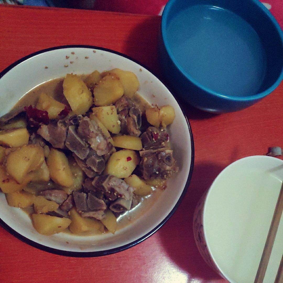 排骨炖土豆