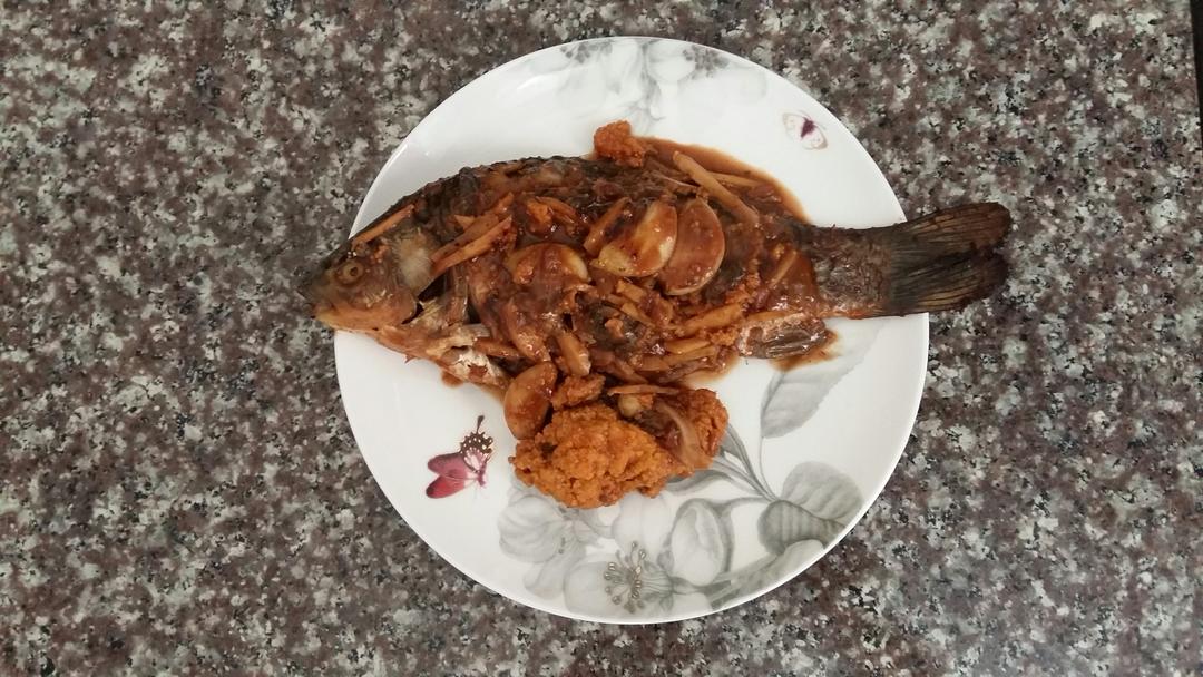 家常豆瓣鲫鱼