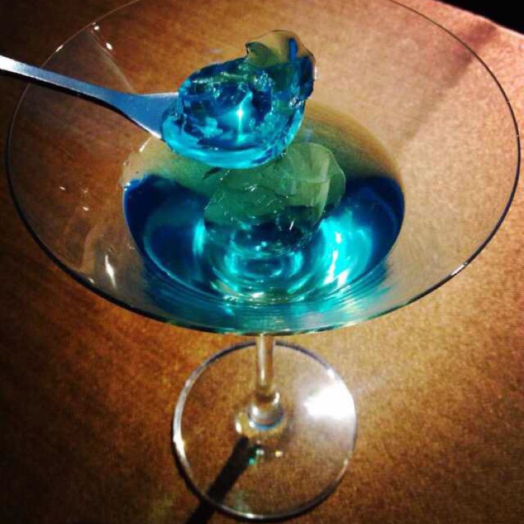 蓝色海洋鸡尾酒