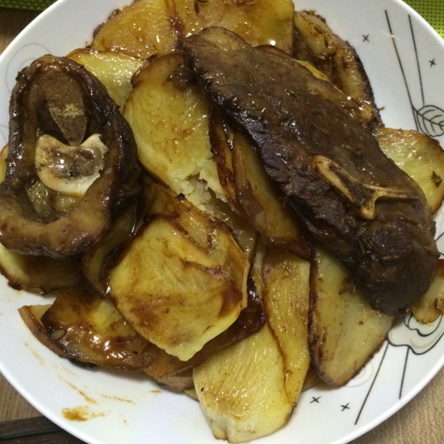 孜然羊排烤土豆