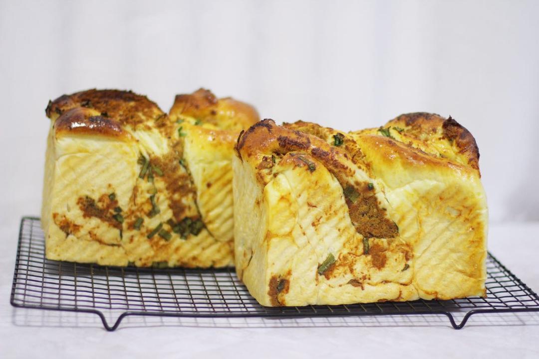 香葱肉松手撕吐司